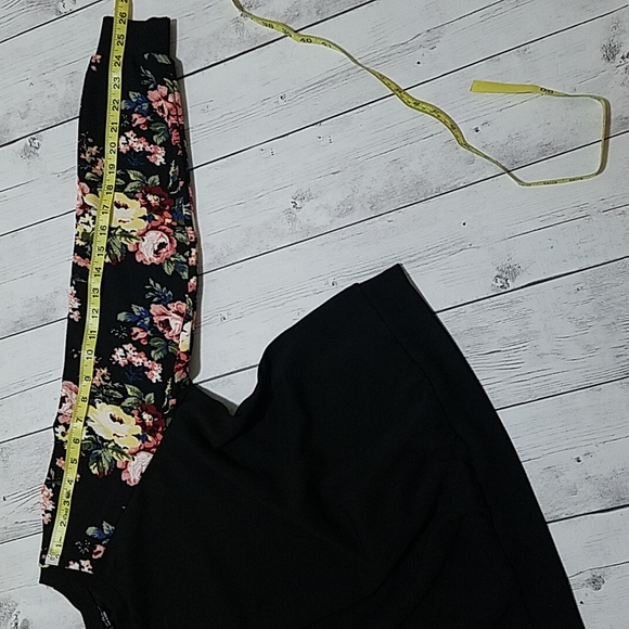 💜Shein Small floral sleeve top - Picture 4 of 6